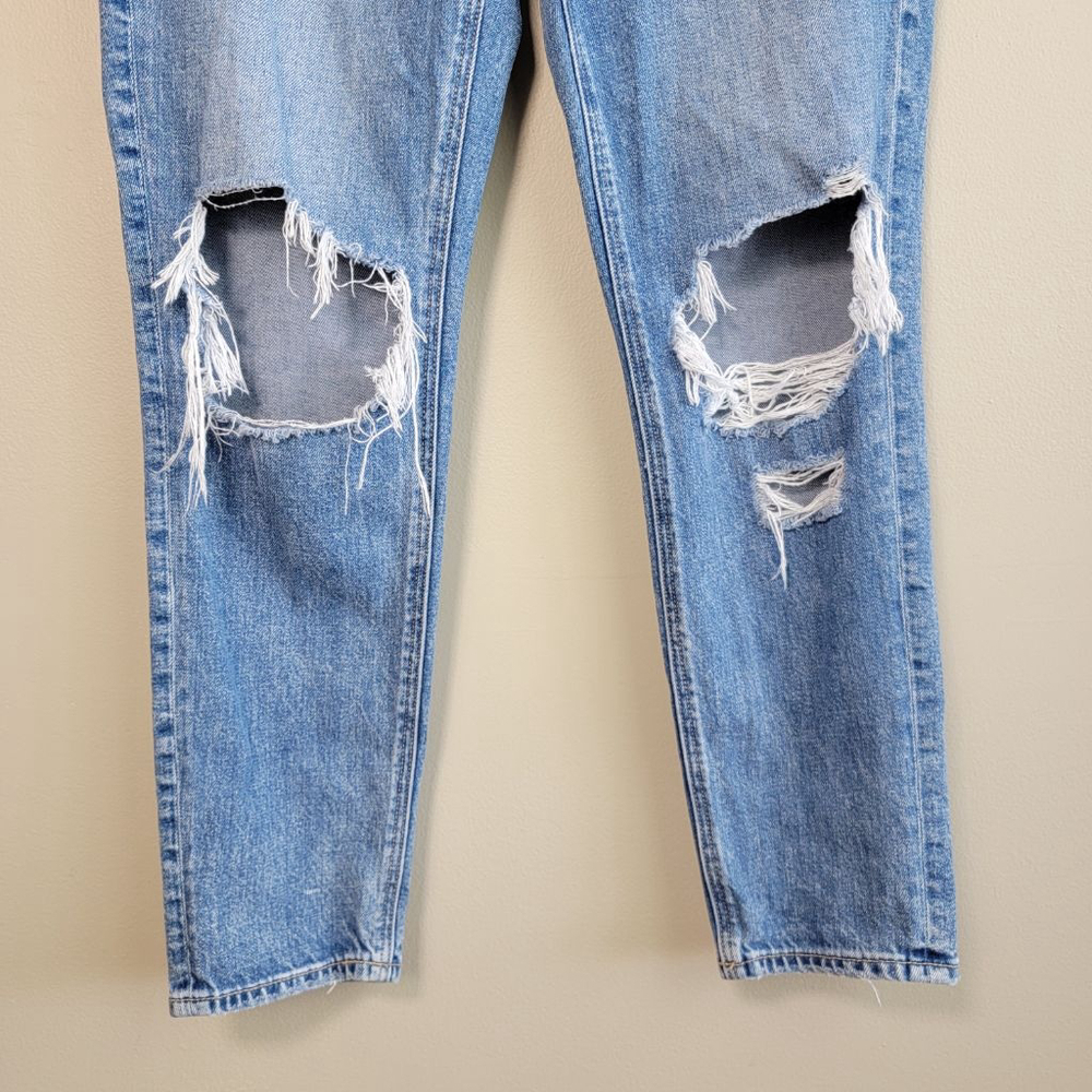 American Eagle Mom Jeans Tapered Leg Hi Rise Ripped Destroyed Medium Blue AE 2 - Picture 5 of 10